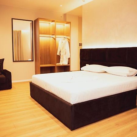 Hotel Continental ดูร์เรส ภายนอก รูปภาพ