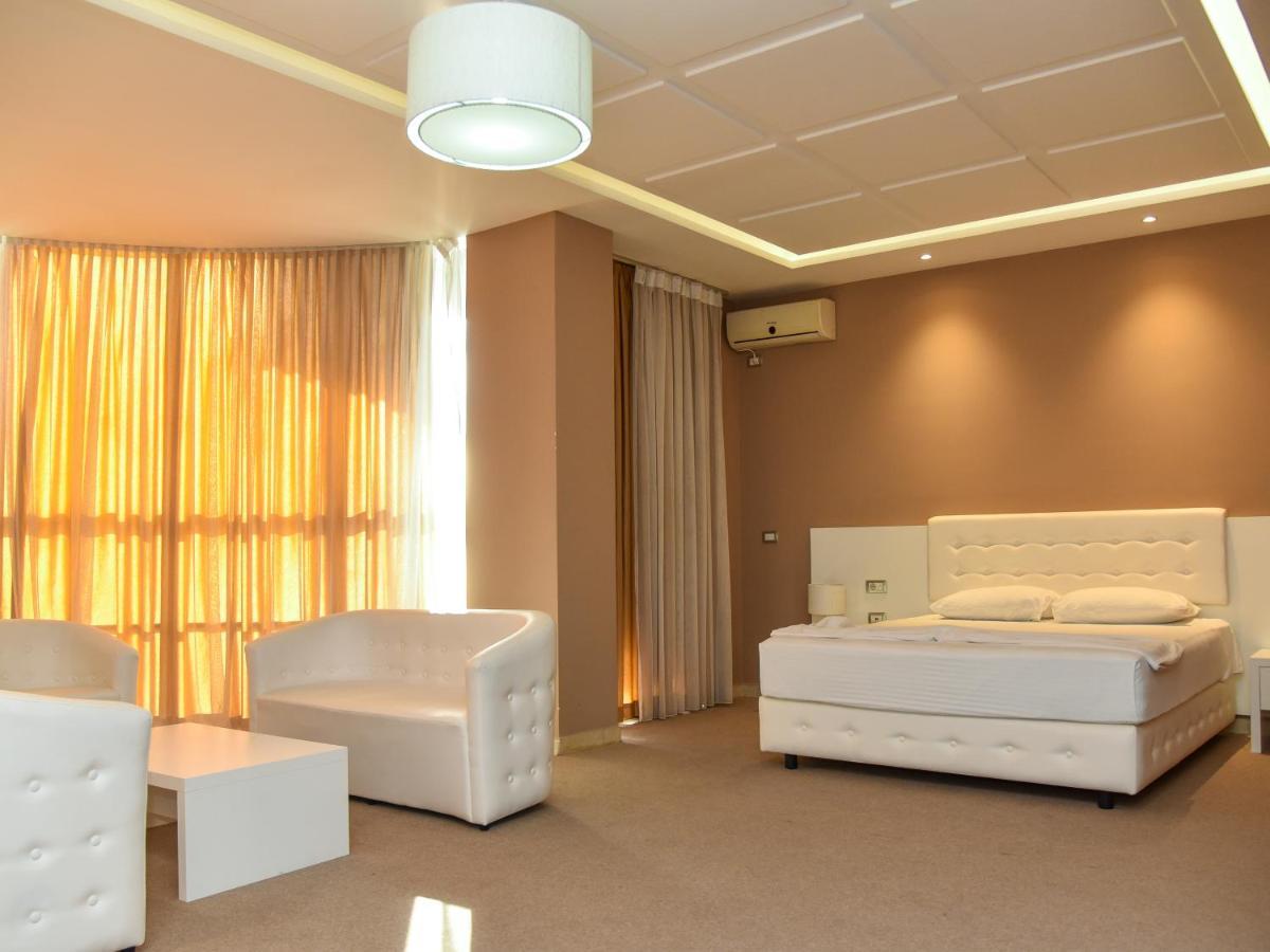 Hotel Continental ดูร์เรส ภายนอก รูปภาพ
