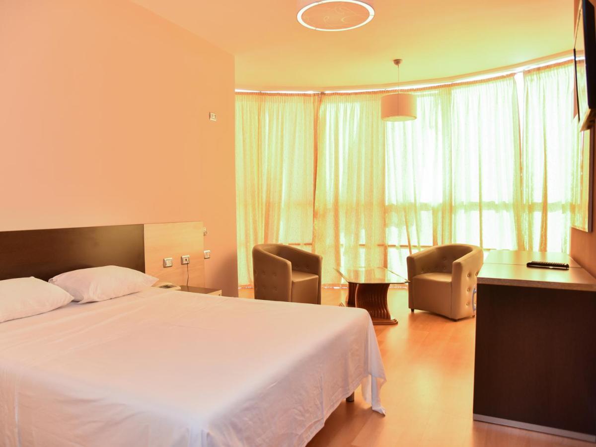 Hotel Continental ดูร์เรส ภายนอก รูปภาพ