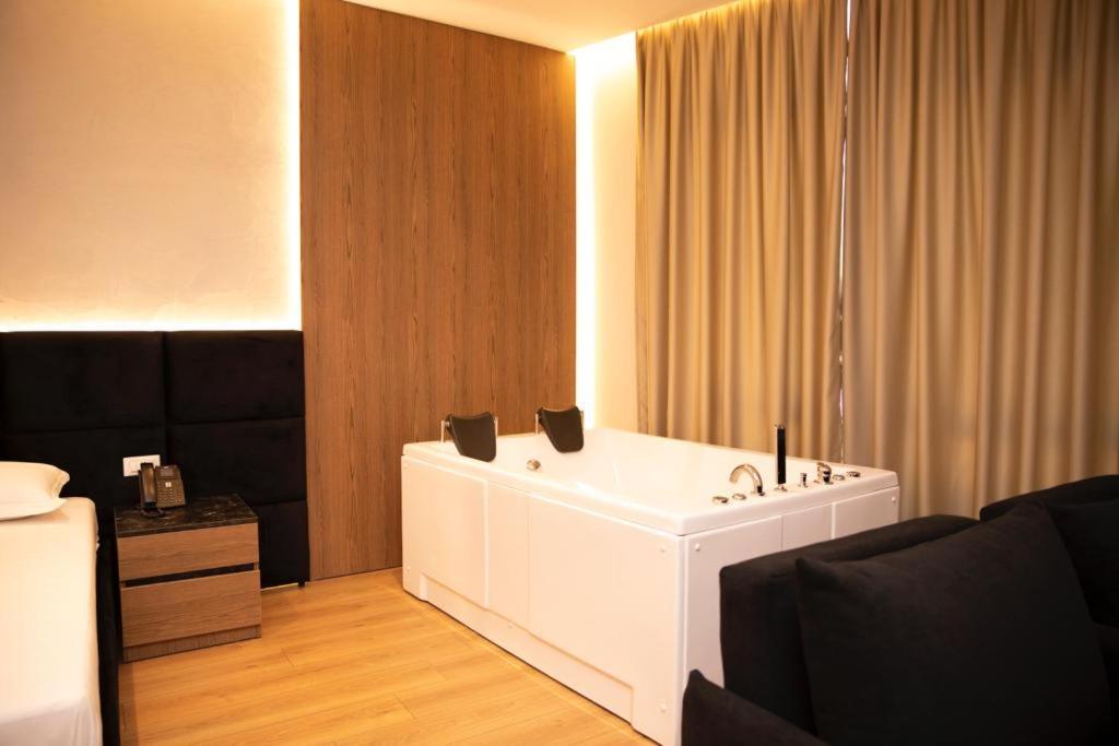 Hotel Continental ดูร์เรส ภายนอก รูปภาพ