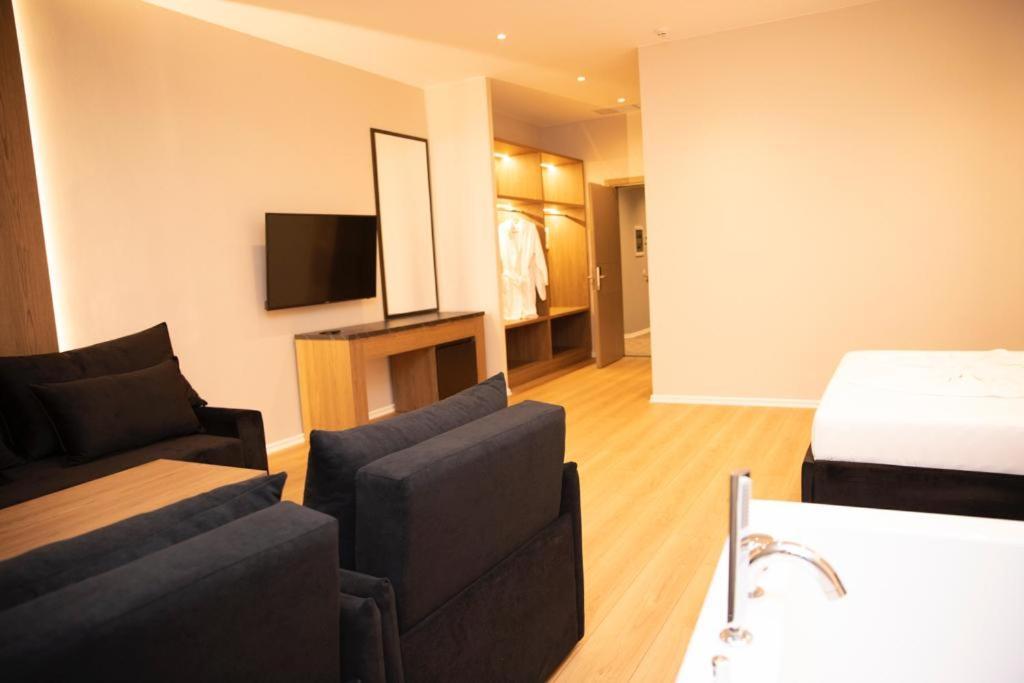Hotel Continental ดูร์เรส ภายนอก รูปภาพ