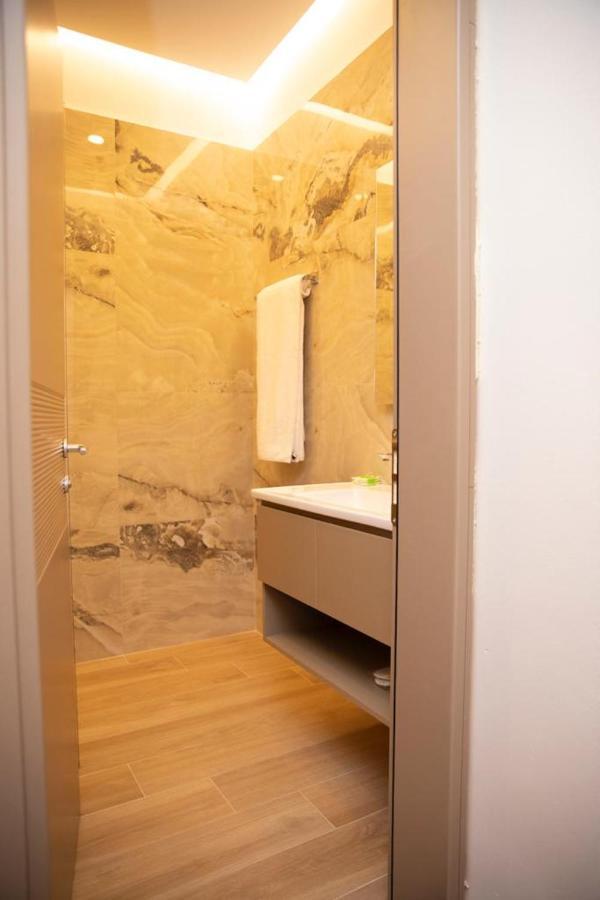 Hotel Continental ดูร์เรส ภายนอก รูปภาพ