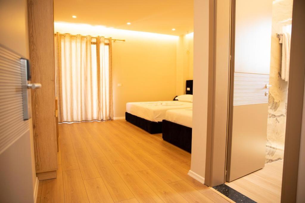 Hotel Continental ดูร์เรส ภายนอก รูปภาพ