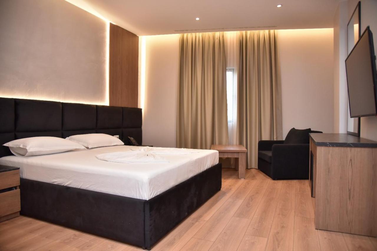 Hotel Continental ดูร์เรส ภายนอก รูปภาพ