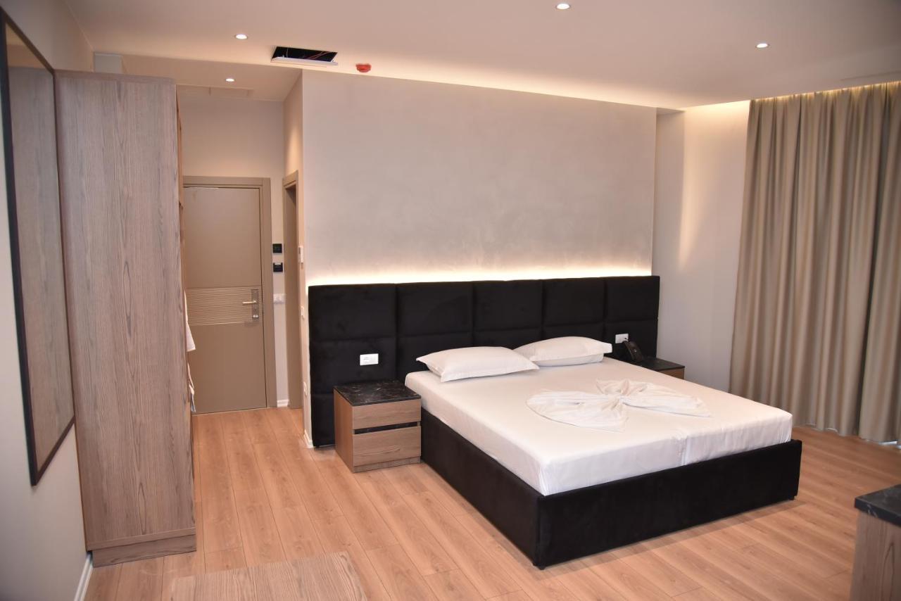 Hotel Continental ดูร์เรส ภายนอก รูปภาพ