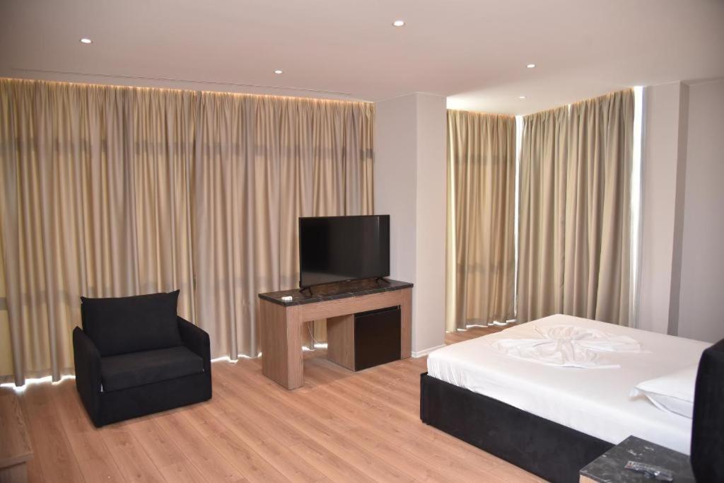 Hotel Continental ดูร์เรส ภายนอก รูปภาพ