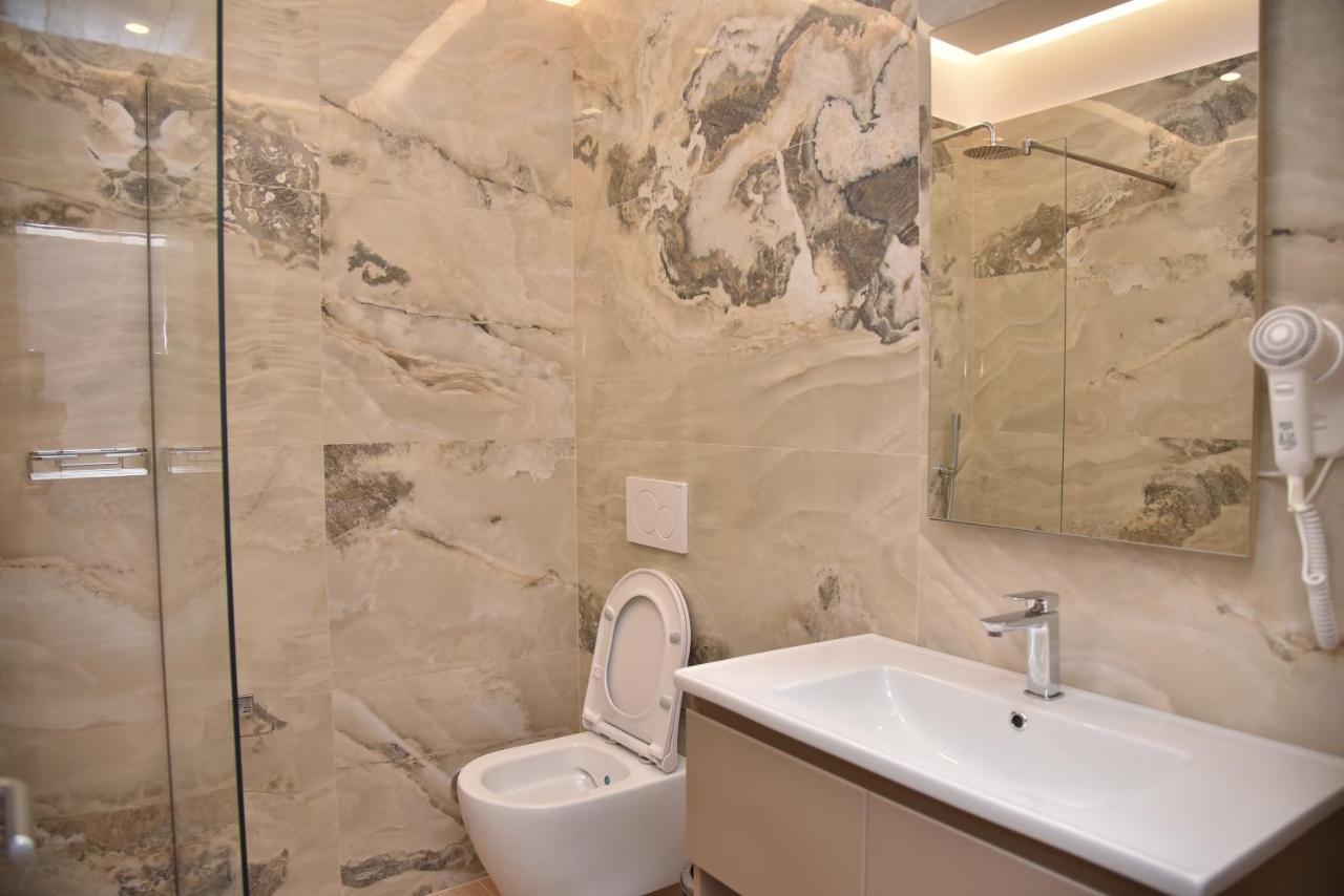 Hotel Continental ดูร์เรส ภายนอก รูปภาพ