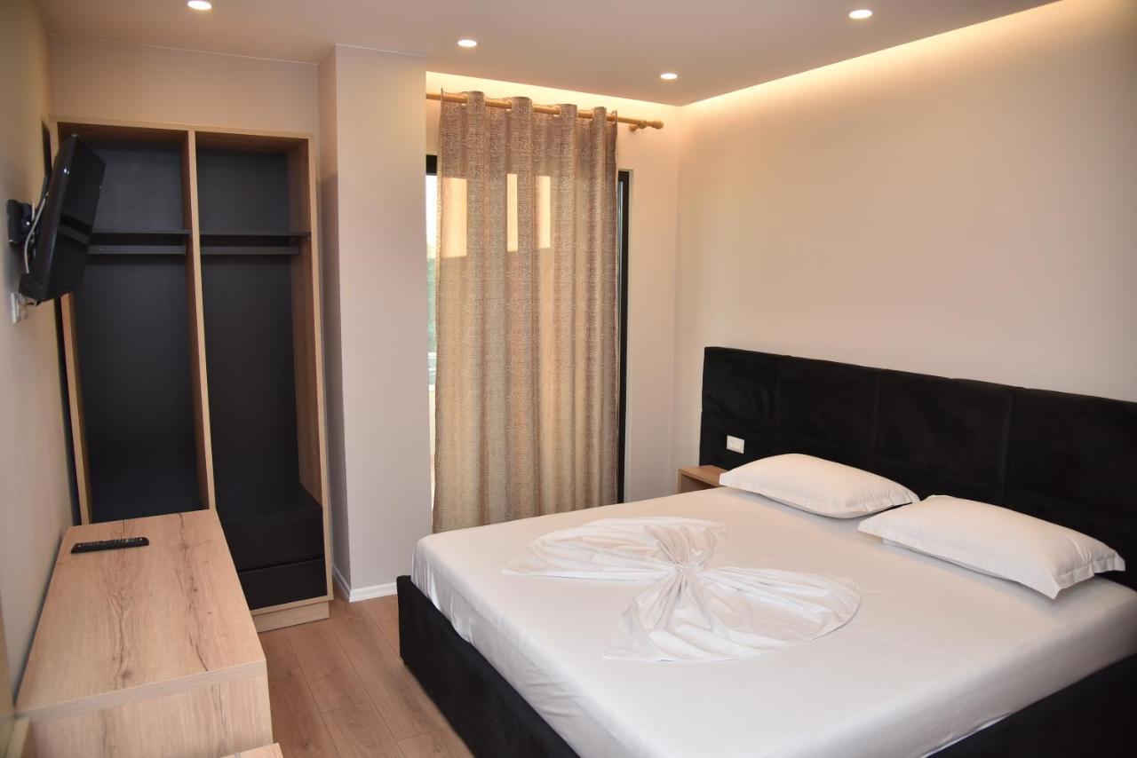 Hotel Continental ดูร์เรส ภายนอก รูปภาพ