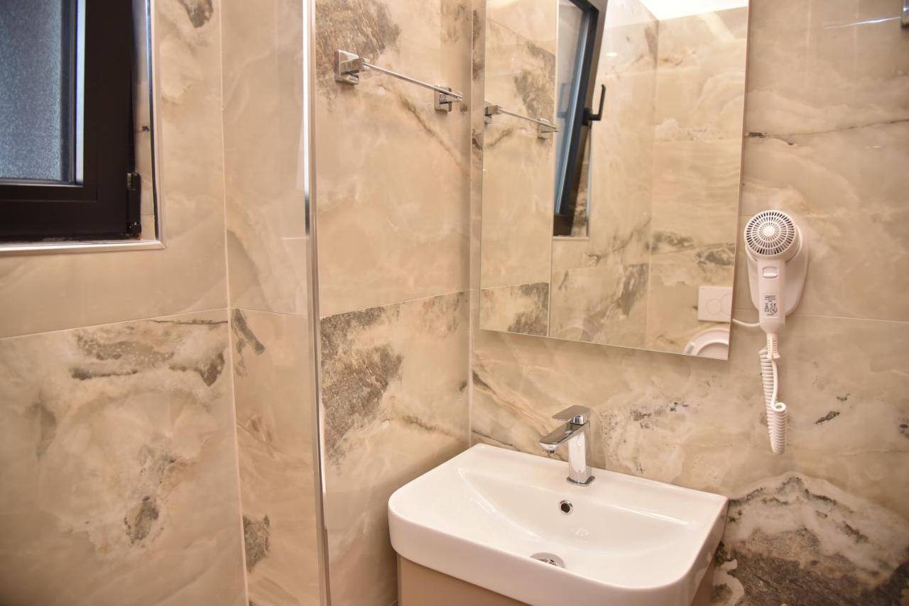 Hotel Continental ดูร์เรส ภายนอก รูปภาพ