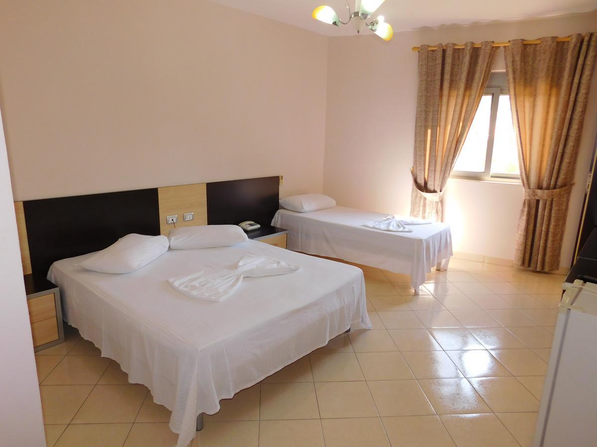 Hotel Continental ดูร์เรส ภายนอก รูปภาพ